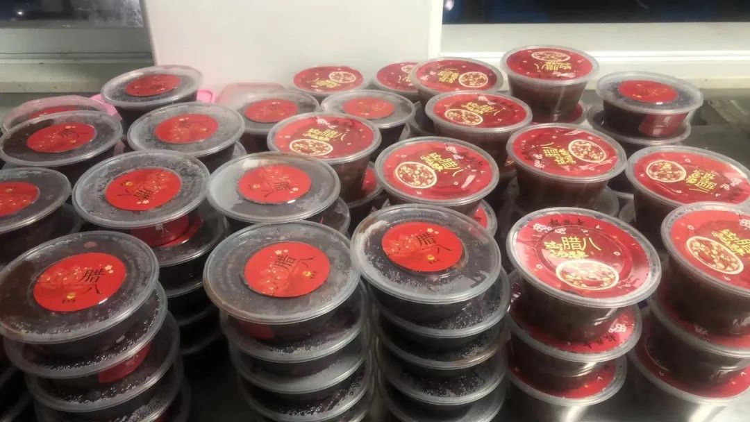 寒冬添暖 万事“粥”全！w66给利老牌环保为员工送上爱心腊八粥