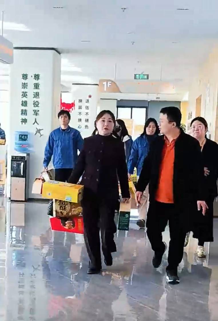 w66给利老牌环保刘瑾一行走访慰问唯亭街道区域性养老服务中心